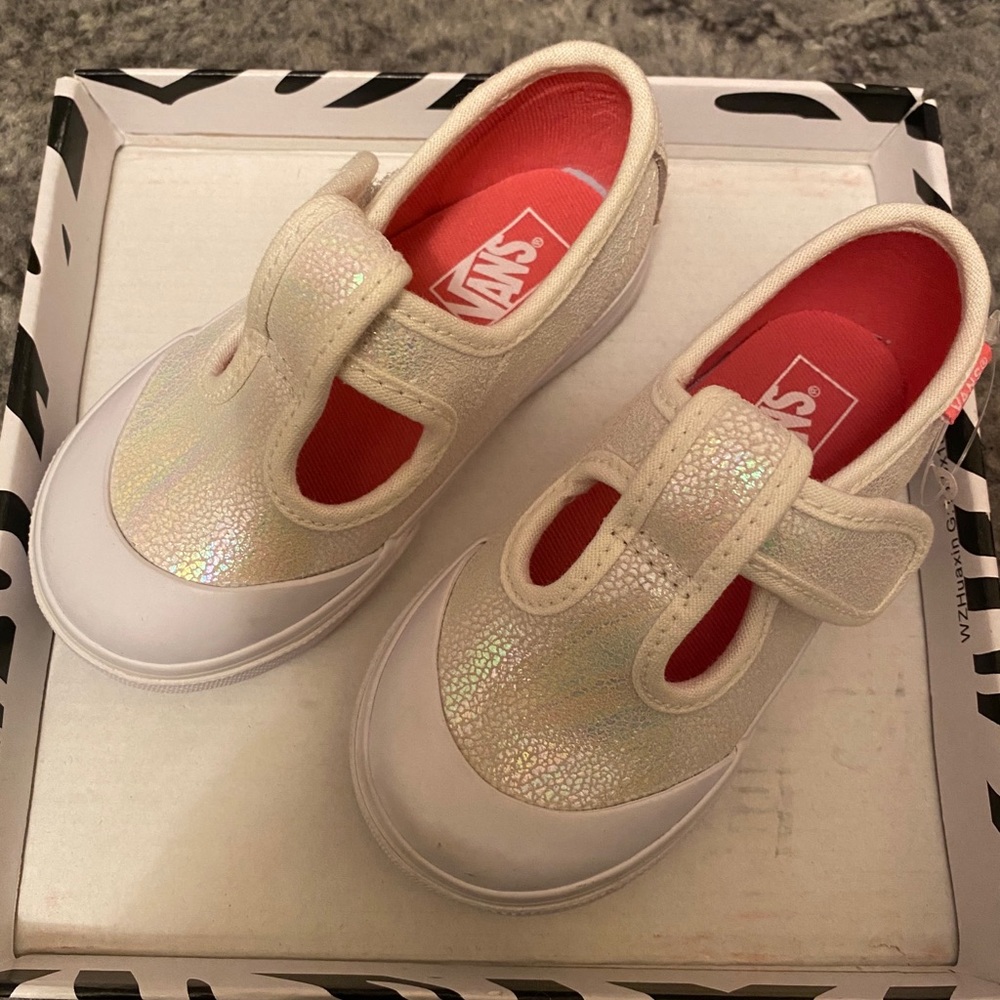 Toddler size 6 vans
